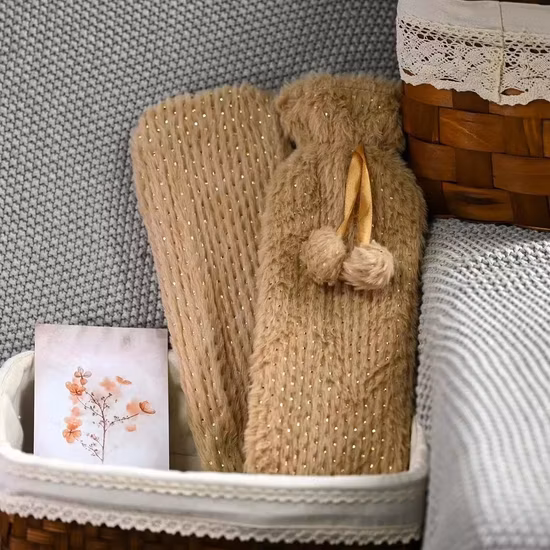 Lange Wärmflaschen-Wärmepackung für die Gesundheit mit Kunstfellbezug
